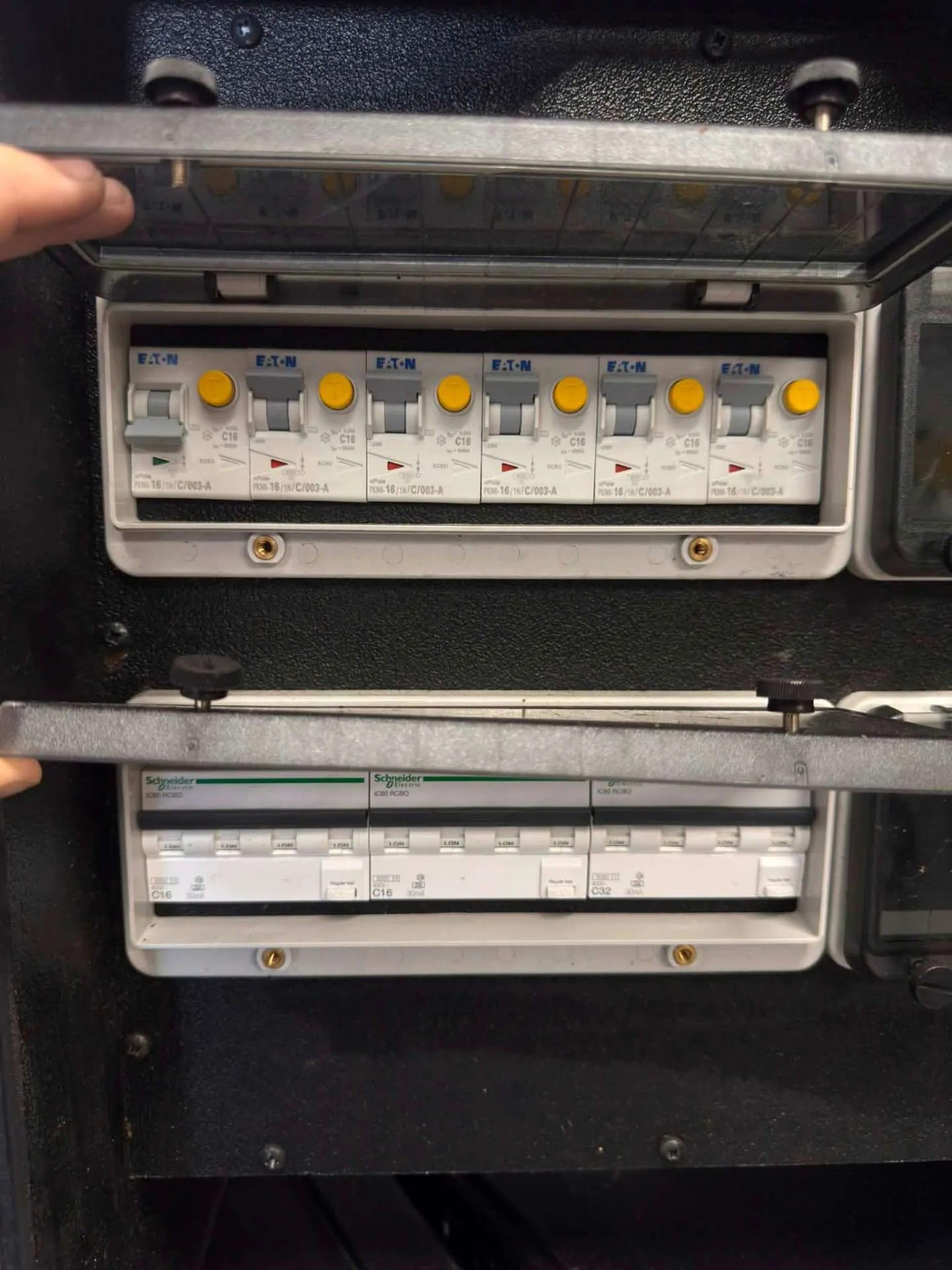 63A strømtavle med HPFI og adskilte grupper – frontpanel